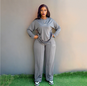 Nouvel <span class=keywords><strong>ensemble</strong></span> deux pièces décontracté pour femme 2025 : chemise à manches longues avec col à nœud et motif uni au-dessus du genou, et sweat à capuche. - Product Image 5