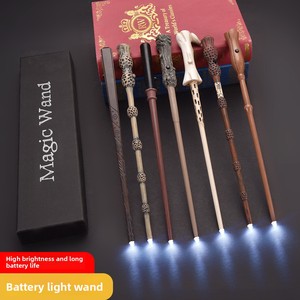 <span class=keywords><strong>Baguette</strong></span> <span class=keywords><strong>Magique</strong></span> LED Lumineuse - Accessoire de Costume d'Halloween pour Enfants, <span class=keywords><strong>Baguette</strong></span> Lumineuse de Sorcier pour Cosplay et Faveurs de Fête - Product Image 2