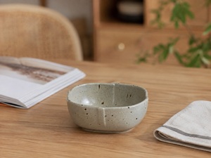 Tazón Ovalado Penumbra de 5.5 Pulgadas (13.3 cm), Pequeño, Cerámica Reforzada con Esmalte de Horno, Tazón de Porcelana para Servir - Product Image 1
