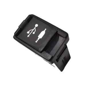 Adaptador de Audio para Coche Toyota con Puerto USB Auxiliar 86190-0R010 para Salpicadero, con Función de Carga y Fácil Instalación - Product Image 2