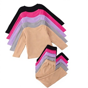 Ensemble tricoté 2 pièces pour filles, haut court à manches longues et pantalon, couleur unie, coton extensible et élasthanne, tenue décontractée, fabriqué au Bangladesh. - Product Image 2