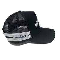 Gorras Trucker de Perfil Alto de 5 Paneles con Franjas Laterales Bordadas en 3D, Gorras Trucker Personalizadas con 2 Franjas de Espuma y Malla, Cierre a Presión