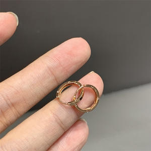 Lerca - Aretes de Aro Pequeños de <span class=keywords><strong>Oro</strong></span> Real de 18k al por Mayor, <span class=keywords><strong>Aros</strong></span> Finos de 6mm, 8mm y 10mm, Aretes de Aro Pequeños de <span class=keywords><strong>Oro</strong></span> Sólido de 18k - Product Image 3