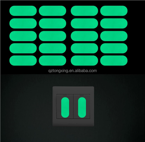 Rouleau de vinyle photoluminescent auto-adhésif, papier luminescent, ruban de signalisation de sortie qui brille dans le noir, matériau réfléchissant - Product Image 1