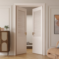 Porte de chambre double en bois massif composite, finition personnalisée Tidal, anti-effraction, avec persiennes blanches pour ventilation intérieure