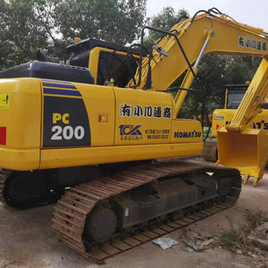 Excavatrice sur chenilles Komatsu PC200-8 d'occasion, modèle 2018, poids opérationnel de 19900 kg, composants principaux incluant moteur, pompe, 0,8 m³ - Product Image 1