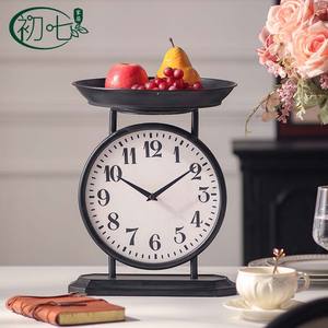 Horloge décorative en fer forgé de style américain avec plateau et bol à fruits, horloge de table décorative pour hall d'entrée ou salon - Product Image 3