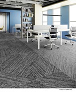 Dalles de moquette insonorisantes à motif écossais commercial 50x50cm, support PVC antidérapant, écologiques, design moderne pour bureaux et commerces