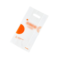 Sac en plastique personnalisé avec logo OEM, poignée découpée, qualité alimentaire, jetable, pour emballage de bubble tea et milk tea à emporter