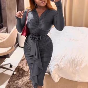 เดรสยาวแขนยาวคอวีลายกุหลาบ ดีไซน์เซ็กซี่สำหรับผู้หญิง แฟชั่นกระโปรงจีบ - Product Image 3