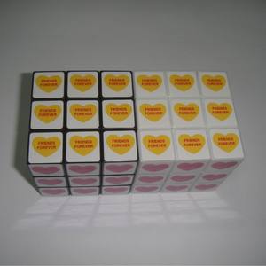 Cubo de Rubik 3x3 de 6,4 cm con diseño impreso de abrazos y besos para niños y adultos, juguete de rompecabezas mágico unisex - Product Image 3