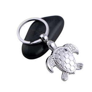 2025 personalización fábrica al por mayor nuevo producto accesorios de Metal colgante regalo forma de tortuga llavero de Metal plateado - Product Image 3