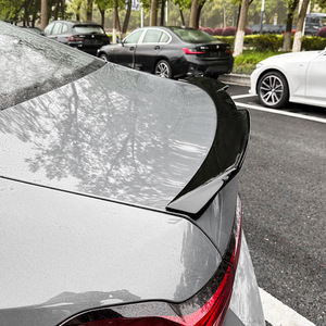 สปอยเลอร์หลัง BMW สีดำเงา ลายคาร์บอนไฟเบอร์ วัสดุ ABS ทรง Ducktail สำหรับฝากระโปรงท้าย ปี 2024+ G60 ซีรีส์ 5 I5 525i 530i รุ่น MP - Product Image 1