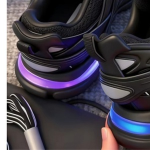 รองเท้าผู้ชายแบรนด์หรู Track3.0 LED รองเท้ากีฬาแฟชั่นทันสมัย สีดำ ระบายอากาศได้ดีและสวมใส่สบาย - Product Image 3