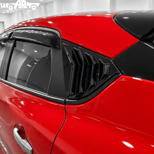 Copertura per Finestrino Posteriore Auto in Plastica Nera Lucida, Accessorio Decorativo per Suzuki Fronx 2023+ - Product Image 4