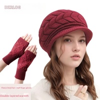 Topi Rajut Jacquard Musim Dingin untuk Wanita Lansia Paruh Baya Berlapis Bulu Tebal Hangat Pelindung Telinga Baret Warna Solid Geometris