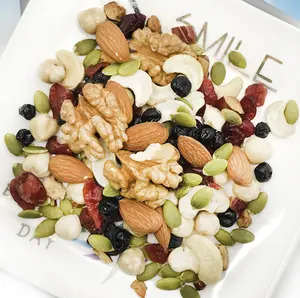 Organic Gourmet Daily Nuts Blend Dried And Raw Tasty And Nutritious Treats