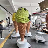 Sculpture géante en fibre de verre en forme de cornet de crème glacée simulé, texture réaliste de gaufre, statue de dessert surdimensionnée pour boutique de desserts