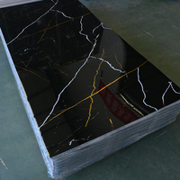 Feuille de PVC brillante de haute qualité à texture marbre moderne et élégante pour la décoration murale du salon, écologique, imperméable et personnalisable