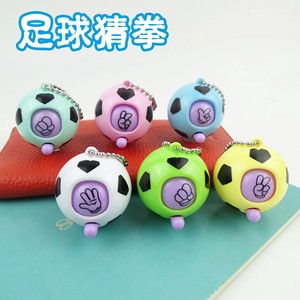 Juguetes creativos pequeños para regalo: Llavero <span class=keywords><strong>colgante</strong></span> con juego <span class=keywords><strong>de</strong></span> adivinanzas divertido <span class=keywords><strong>de</strong></span> Piedra, Papel, Tela y Fútbol para promociones - Product Image 4