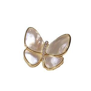Nouvelle broche de mode pour femmes de style européen et américain, minimaliste, élégante, en nacre, fleurs de poitrine, accessoire - Product Image 5