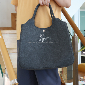 Bolsa de Mano Unisex de Diseño Clásico en Fieltro PET, con Logotipo Personalizado Impreso en Seda, para Uso Promocional, Nueva y en Oferta - Product Image 3