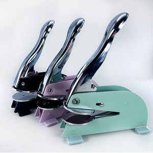 <span class=keywords><strong>Pince</strong></span> à main métallique portable en gros pour l'estampage/débossage d'acier, la gravure de sceaux et de logos, et l'estampage d'événements - Product Image 1