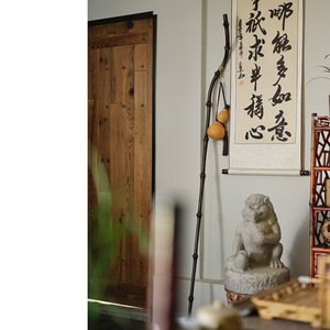 Canne de marche en bambou naturel, canne de savant inspirée de Su Dongpo, antidérapante, avec une gourde. - Product Image 3