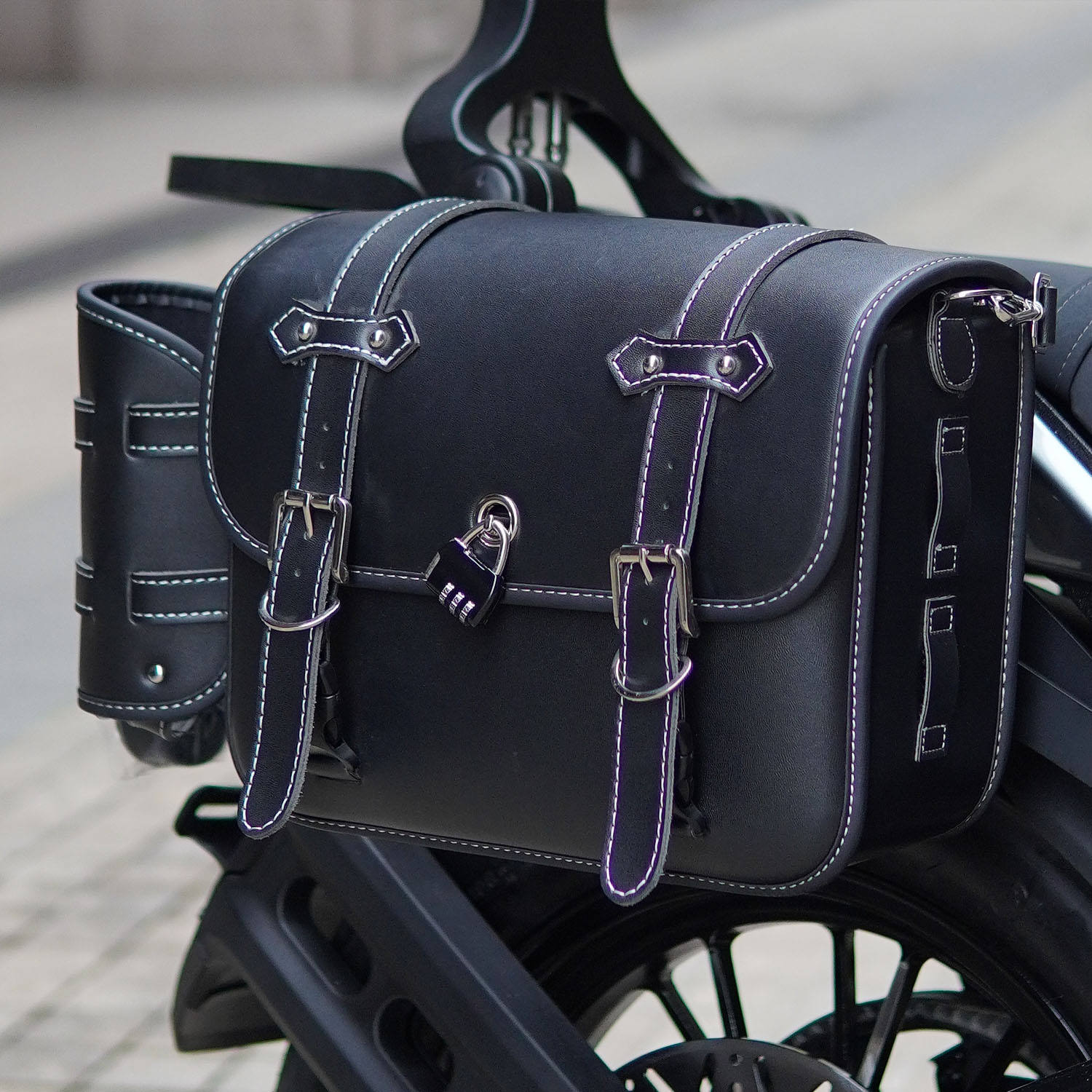 Sac latéral en cuir noir à dégagement rapide + support de montage pour voiture