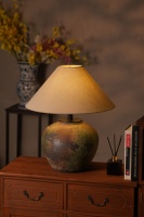 Lampe de table en céramique verte patinée rétro de Jingdezhen avec finition oxydée et abat-jour en lin pour maison rustique