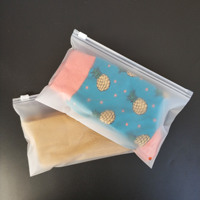 Meilleur Prix 100 Sacs d'emballage mats à fermeture éclair à faible MOQ pour vêtements, en PVC/PE/EVA, impression offset, avec valve de scellage et poignée, pour le rangement de bijoux