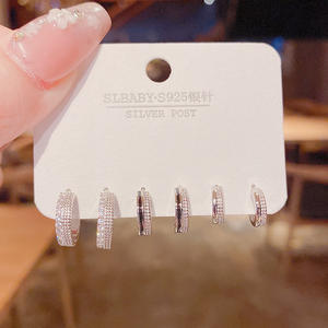 2023 femmes <span class=keywords><strong>or</strong></span> argent couleur cerceau ensemble CZ Zircon petit Huggie <span class=keywords><strong>Cartilage</strong></span> goutte écouteurs pour mariage femme bijoux <span class=keywords><strong>boucle</strong></span> - Product Image 4