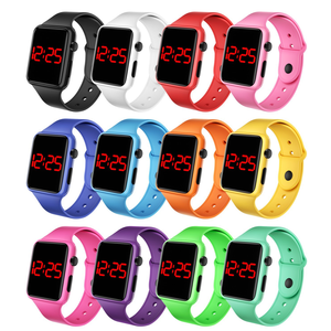 Reloj digital LED cuadrado – Reloj de pulsera deportivo unisex, correa de silicona, estilo casual – Retroiluminación EL, alarma, cronómetro, fecha – Resistente al agua - Product Image 1