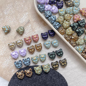 Perles rétro en verre antique double face en forme <span class=keywords><strong>de</strong></span> tête <span class=keywords><strong>de</strong></span> <span class=keywords><strong>chat</strong></span>, importées <span class=keywords><strong>de</strong></span> République tchèque, pour la confection <span class=keywords><strong>de</strong></span> bijoux faits main <span class=keywords><strong>et</strong></span> accessoires <span class=keywords><strong>de</strong></span> décoration DIY - Product Image 1