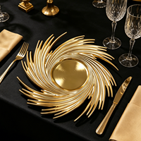 Assiettes de présentation dorées en PP durables de 13 pouces, style américain, motif tourbillon, couleur personnalisée, vente en gros directe usine pour fêtes et mariages