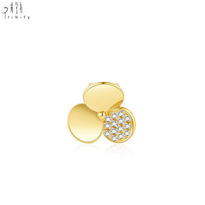 Colgante romántico de trébol de oro amarillo de 18 quilates con diamante, regalo de San Valentín para mujer, cadena de joyería - Product Image 1
