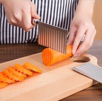 Multifunctionele roestvrijstalen handmatige snijder & hakselaar voor frieten, aardappelen, wortelen, komkommers - gegolfde groentesnijder