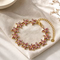 Bracelet personnalisé en forme de fleur, revêtement PVD, acier inoxydable doré, pierre à cinq pétales facettée, charme réglable, cadeau pour femme
