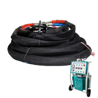 Machine à pulvériser de mousse de polyuréthane à deux composants, à cellules fermées et ouvertes, avec tuyau chauffant