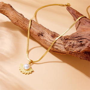 European American Fashion Retro Pearl Fan Shape Feather Pendant Stainless Steel Chain Gold Plated Necklace Gift Jewelry - Product Image 3