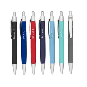 Ucuz çok renkli ucuz promosyon marka kalem özel logo ile yumuşak kauçuk kaplı bitirme plastik kalemler