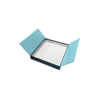 Boîte cadeau en carton rose pliable magnétique haut de gamme avec logo imprimé personnalisé, imperméable, gaufrage et doublure en éponge