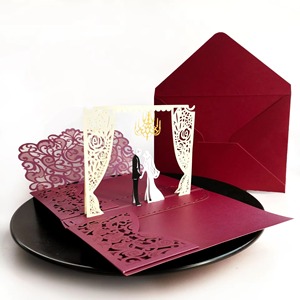 Élégante carte d'invitation de mariage 3D découpée au laser avec motif cœur pour fête prénuptiale, fiançailles ou événement - Product Image 1