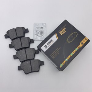 Plaquettes de frein de qualité supérieure certifiées DOT ISO 9001 IATF 16949 en céramique semi-métallique pour voitures - Product Image 1