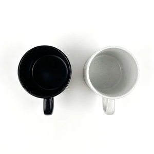 Taza de Café de Cerámica Blanca y Negra de 350 ml a Precio de Fábrica, Apta para Alimentos, Apta para Microondas y Lavavajillas, Bonita Taza de Regalo Empresarial con Logotipo Personalizado - Product Image 4