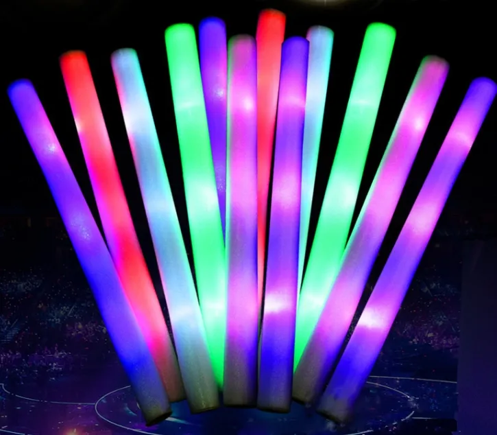 Vendite calde prezzo di fabbrica Custom forniture per feste all'ingrosso Multi-colore lampeggiante schiuma LED luce su bastoncini di schiuma Glow Stick