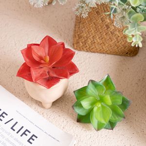 Plante succulente artificielle CallaFloral rouge et verte en PVC souple, branche unique, décoration pour la maison et les mariages - Product Image 1