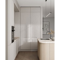 Système d'armoires de cuisine haut de gamme sur mesure, îlot en bois cannelé, meubles de cuisine modernes pour une solution complète de la maison
