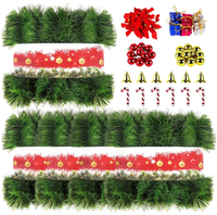Weihnachtskugel-Glocken-Schleifen-Zuckerstangen-Ornamente Hängender Blumenkranz Künstliche Grün-Girlande für Heim Zimmer Weihnachtsbaum DIY Deko