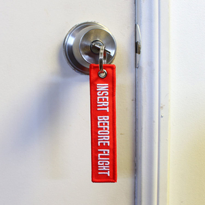 Porte-clés en tissu brodé double face avec logo personnalisé, étiquette de clé personnalisée pour les activités promotionnelles - Product Image 5